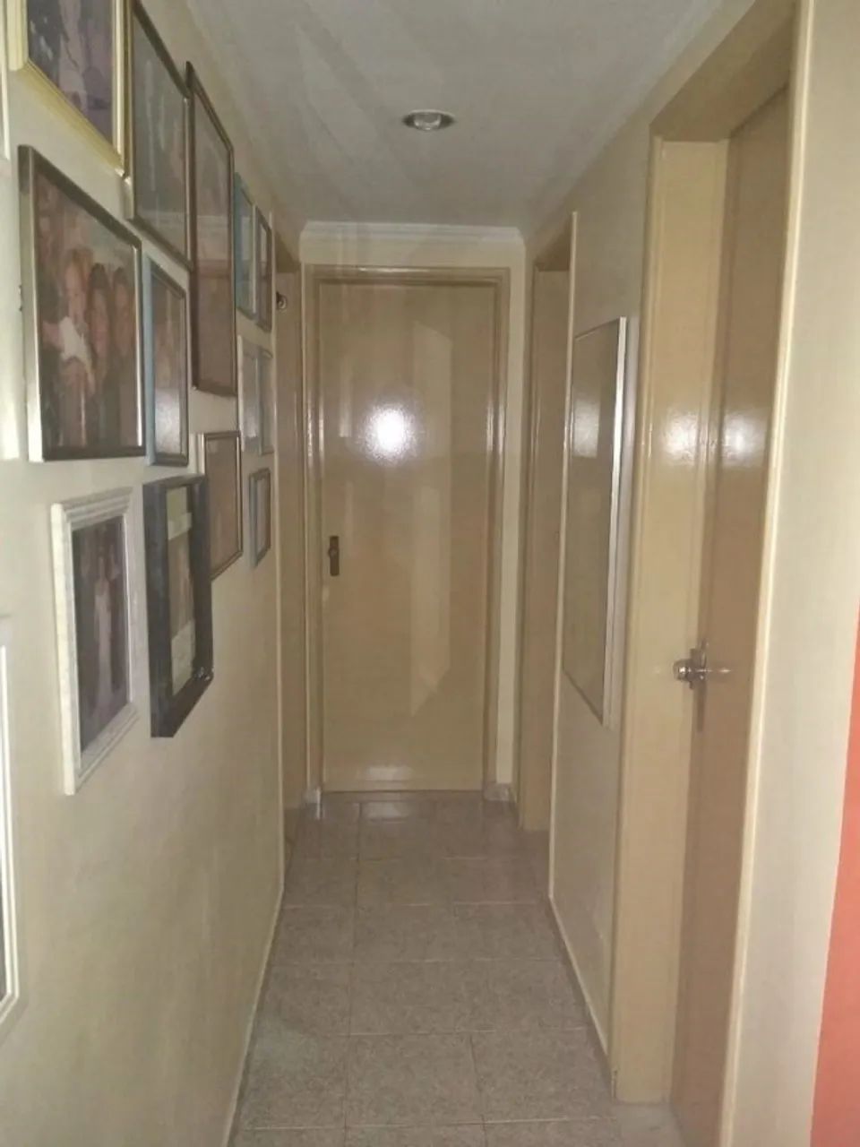 Apto com três quartos  sendo um suíte em Adrianópolis - 115m²