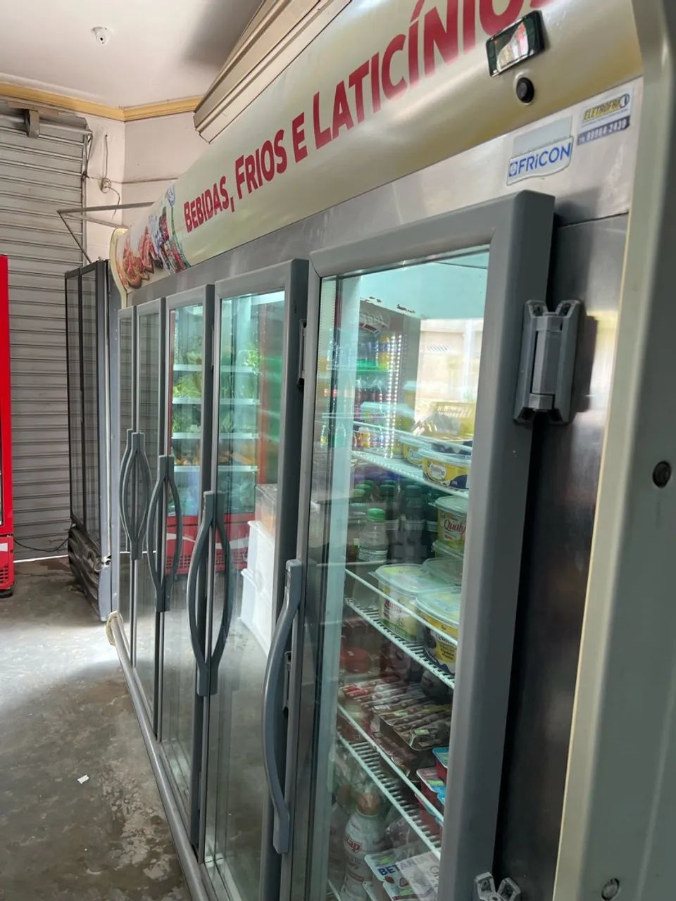 Vendo pratilheiras, expositor de 5 portas e caixa para Supermercado  - Foto 2