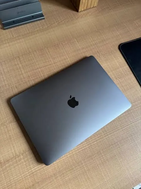 MacBook Air 13, 2021, 3.7GHz, 8Gb, 2.3 Tera Memória, Sequoia