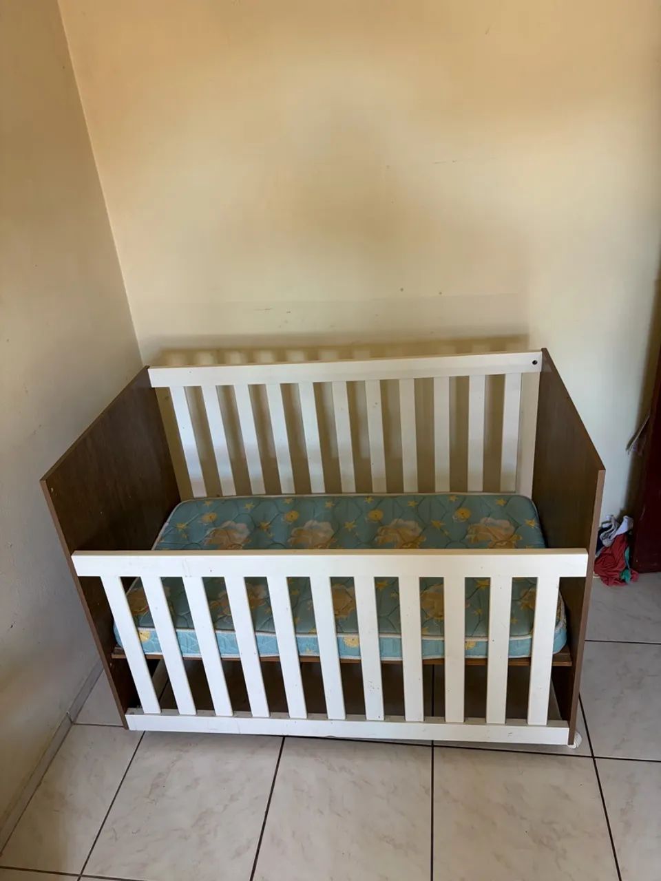 Berço que vira mini cama 
