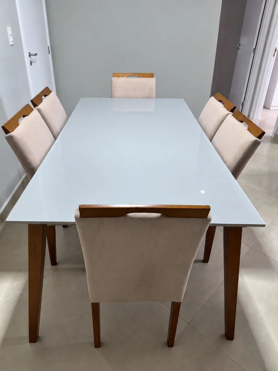 Mesa de jantar com 6 cadeiras
