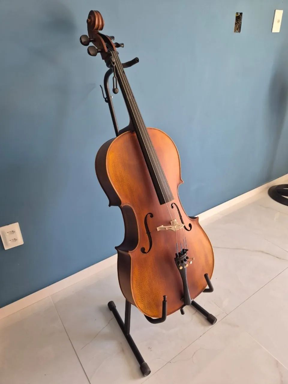 Vende-se Violoncelo Eagle CE 310