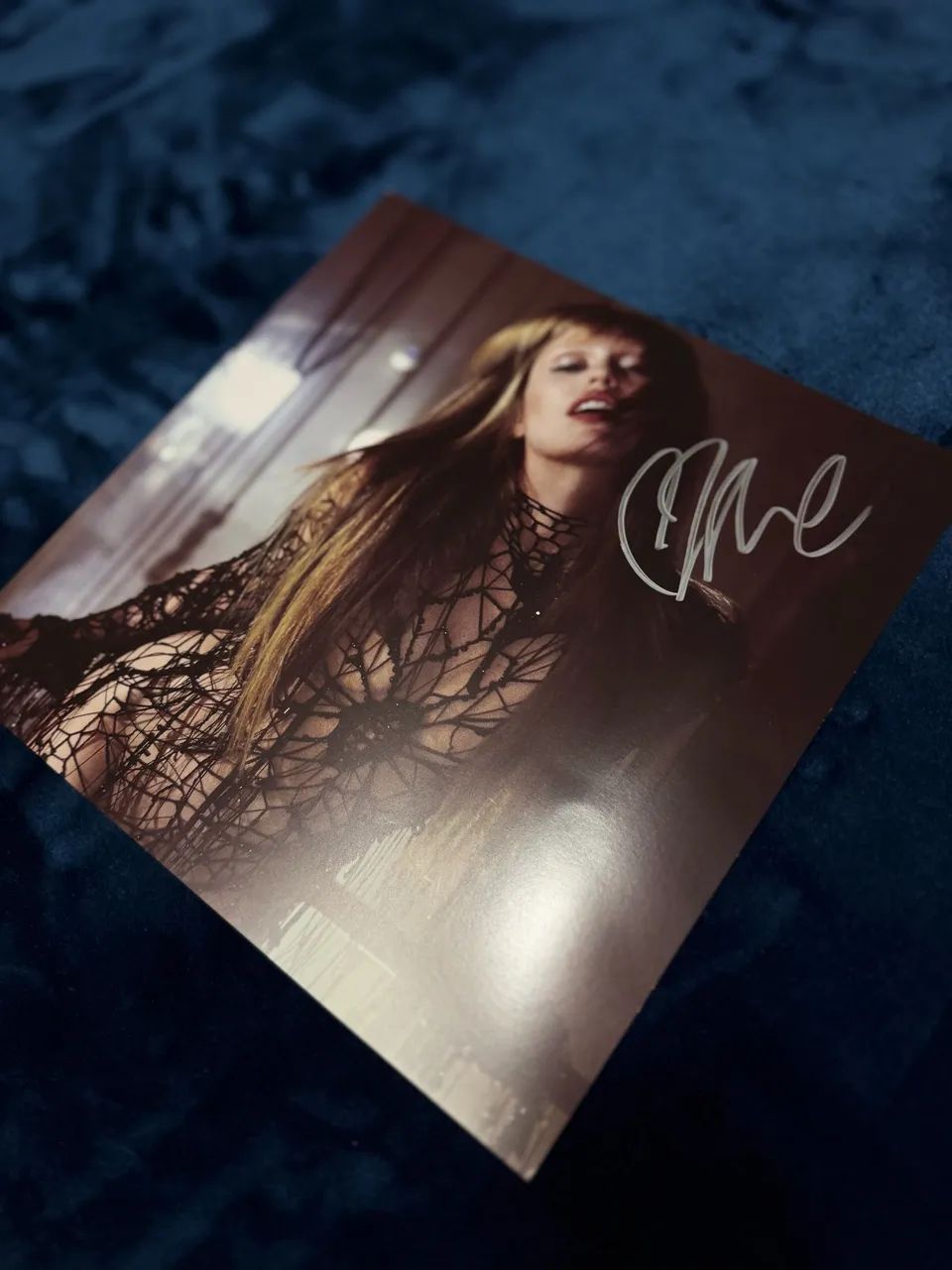 Vinil Miley Cyrus Something Beautiful - Autografado - Foto 2