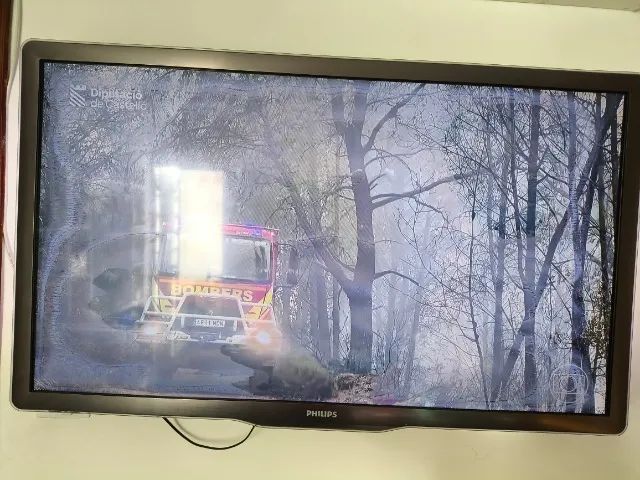 Philips TV LCD FULL HD 1080P 52" - Foto 2