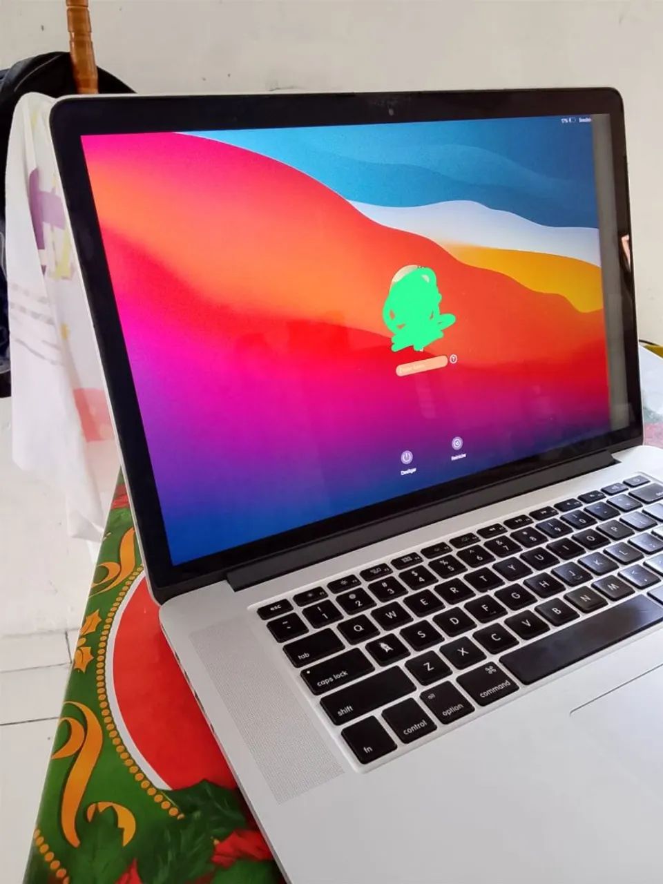 MacBook Pro 15 Core i7 ( com linha na tela) - Notebooks - Icuí