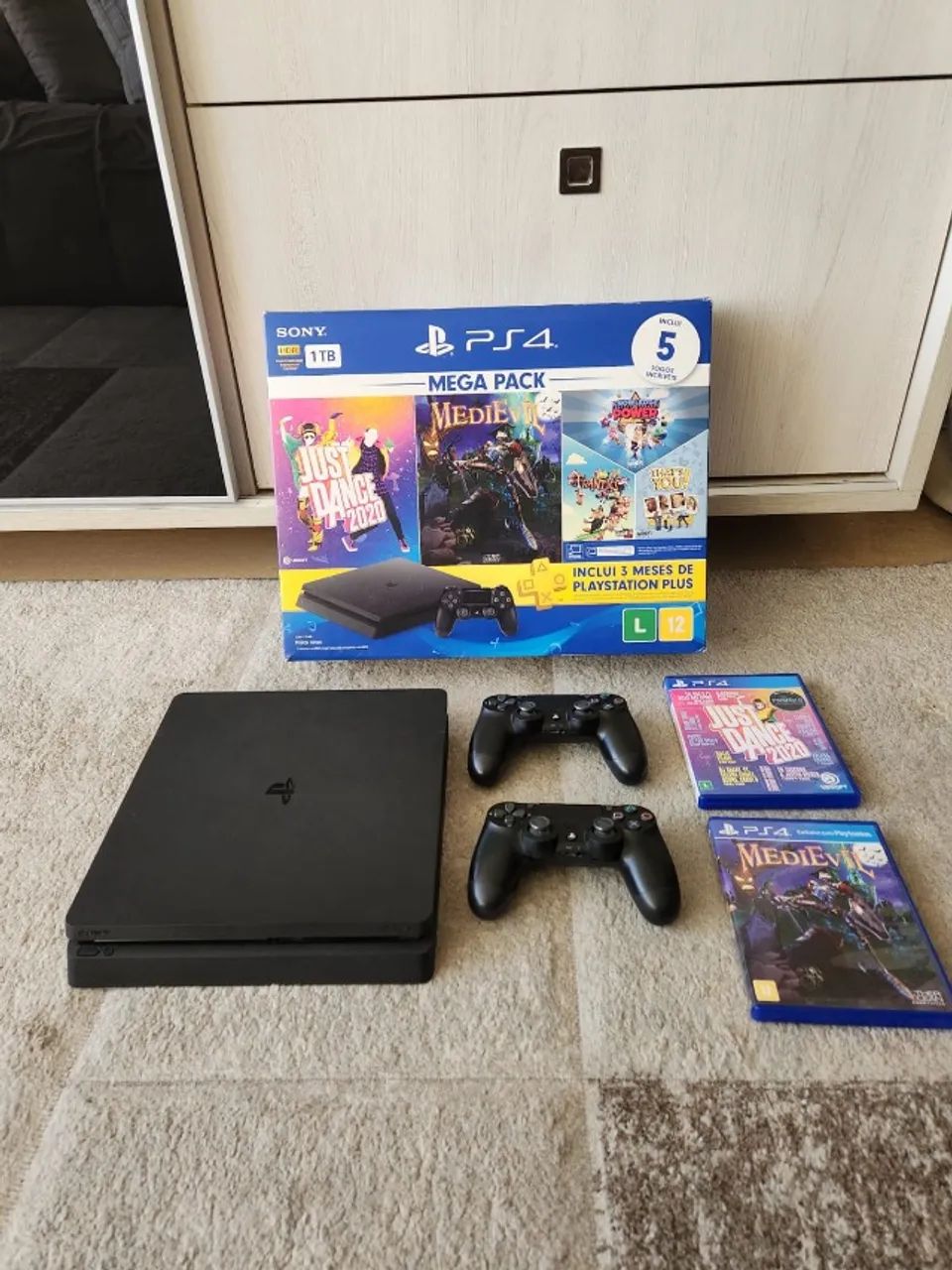 PlayStation 4 Slim 1Tb + 2 Controles Originais!!!