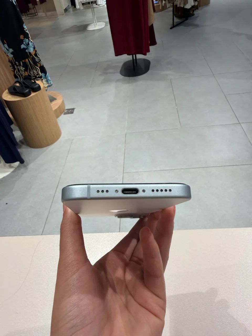 Vende se iPhone 15 256 gb  - Foto 4