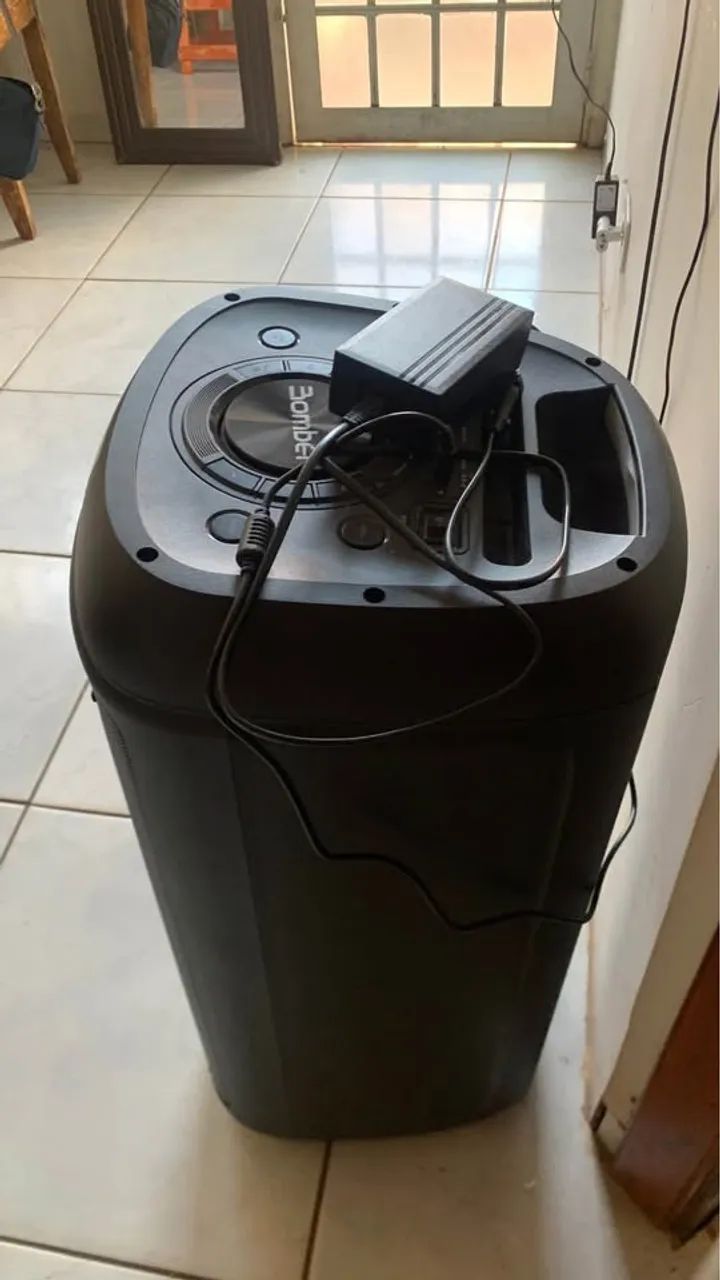 VENDO CAIXA DE SOM BOMBER 8H - Foto 3