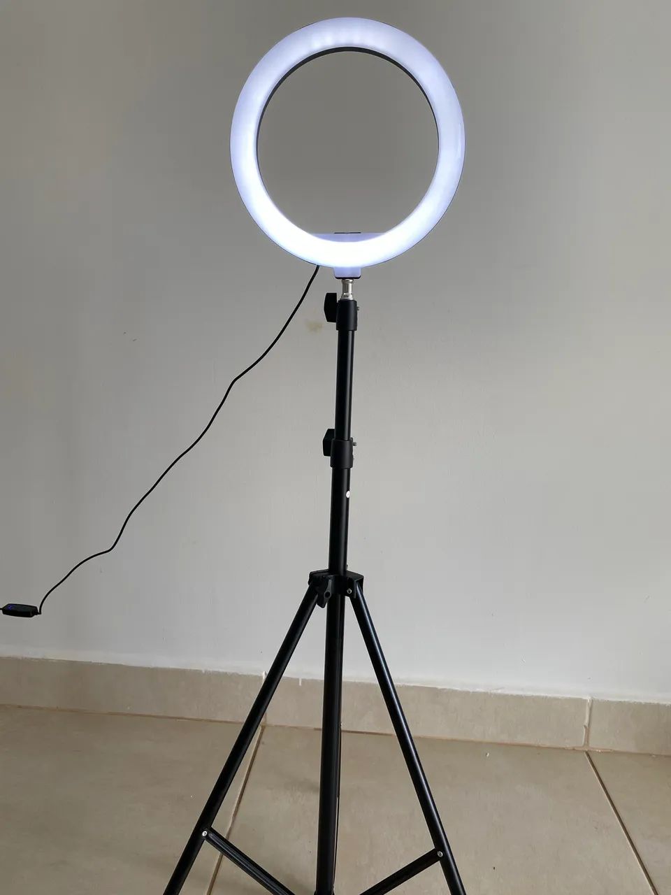 Ring Light 10? M&CH com Tripé, Suporte para Celular e Controle de Luminosidade - Foto 4