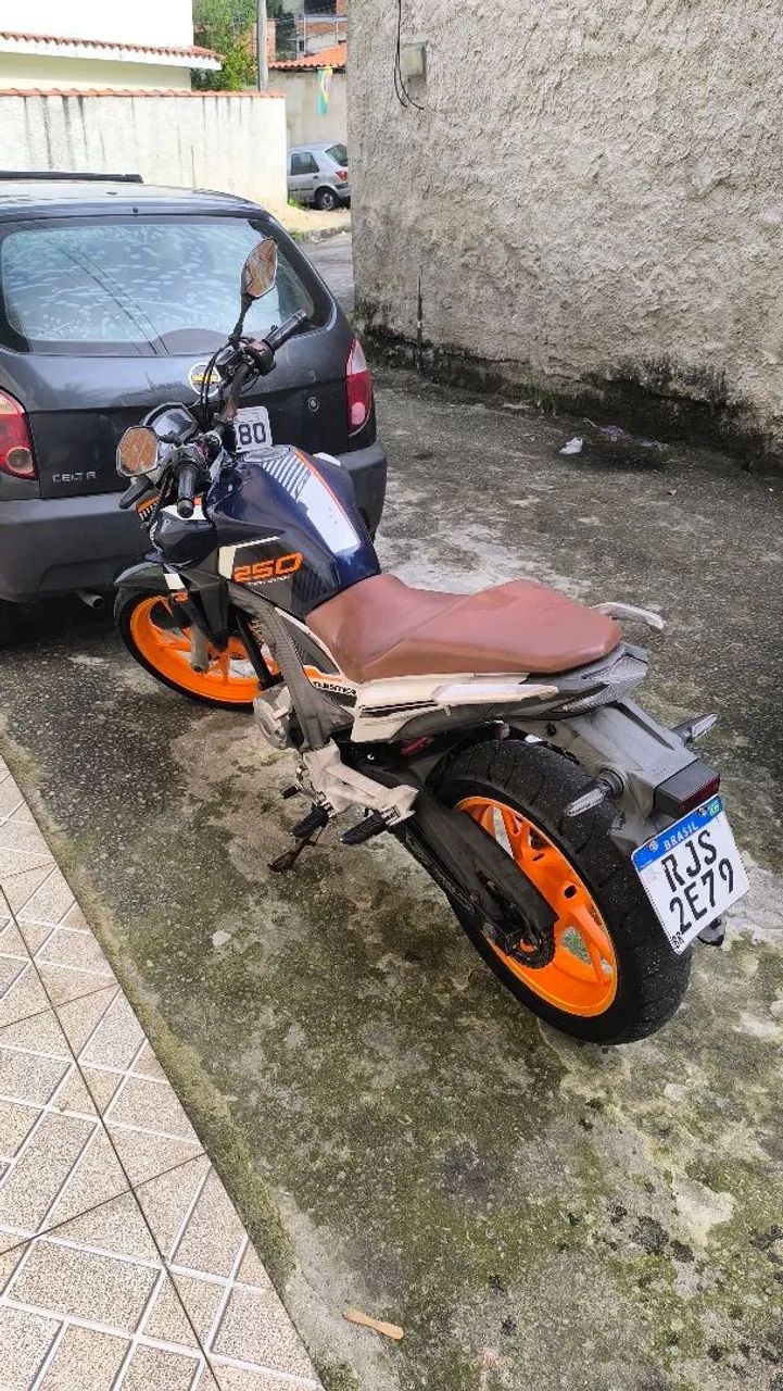 CB 250 TWISTER  - Foto 2