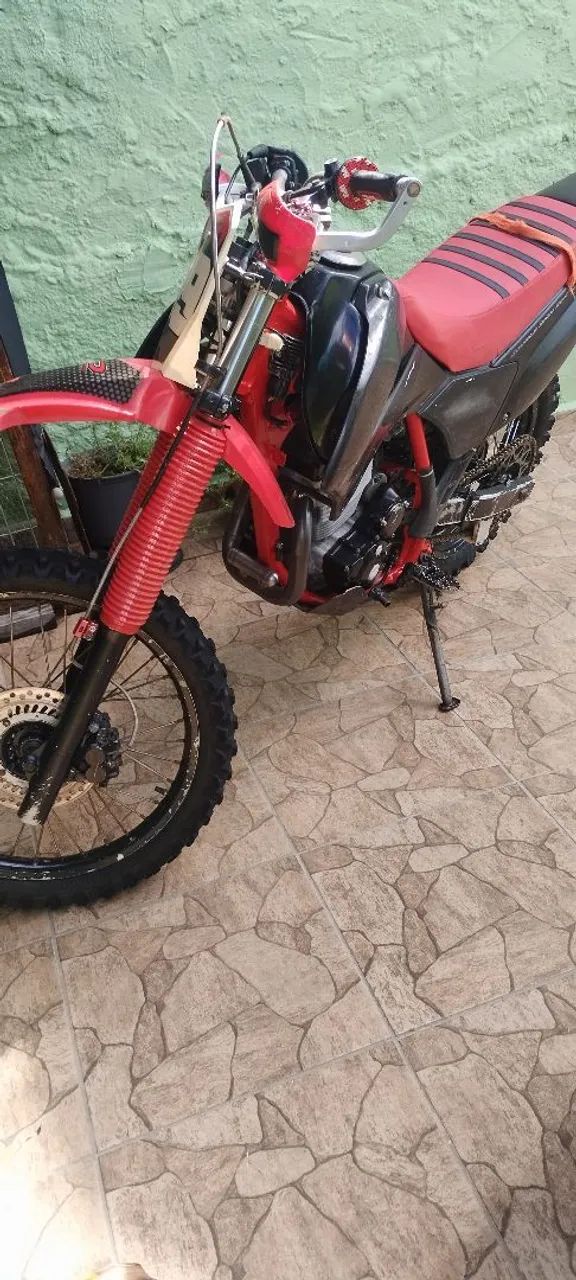 Vendo tornado de trilha 