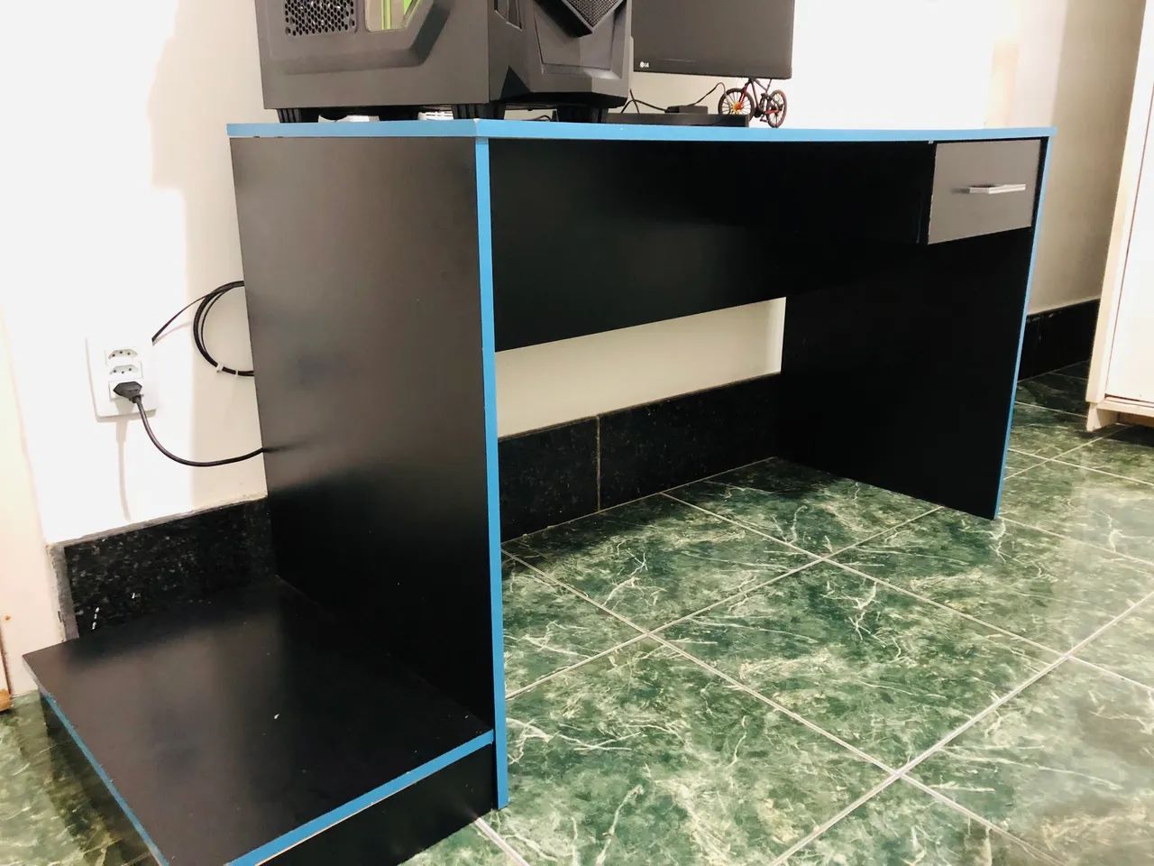Mesa gamer preto com azul 200 - Foto 2