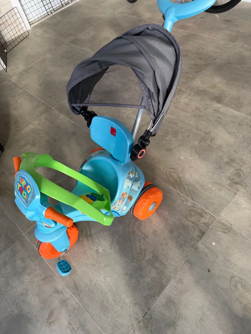 Triciclo infantil 