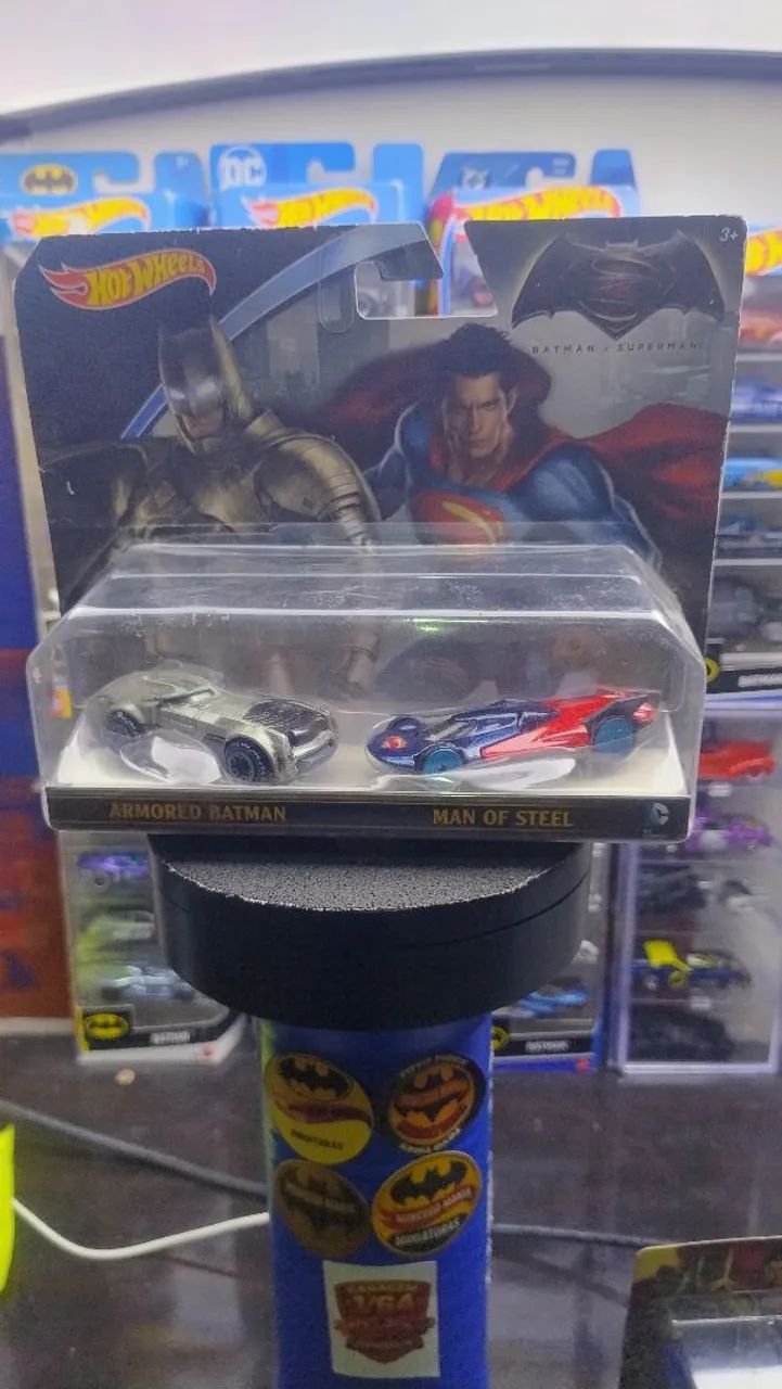 Hotwheels Batman vs Superman 1/64