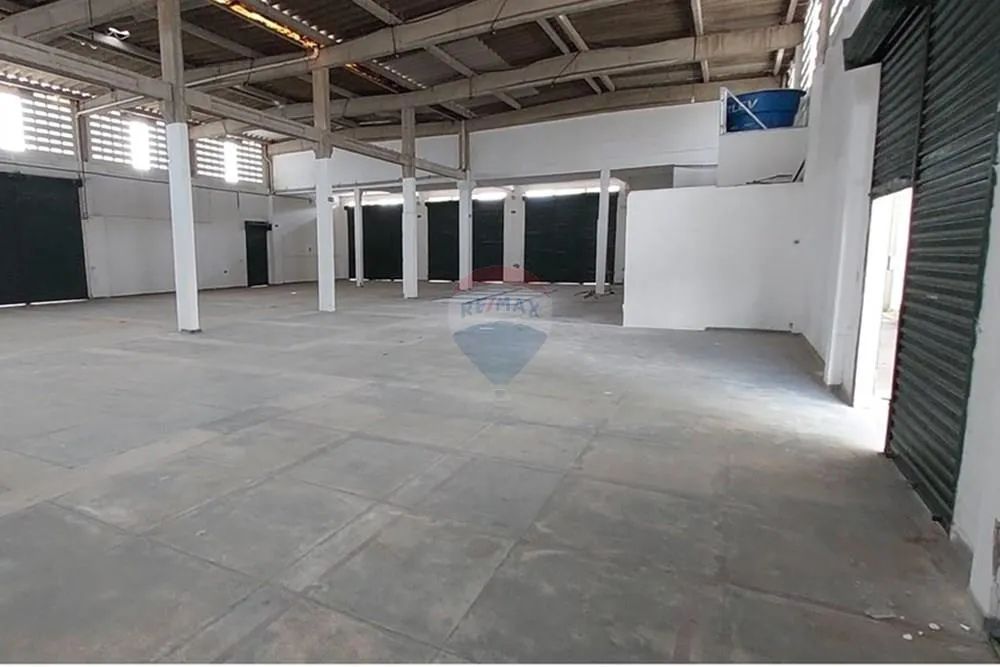 Alugo Galpão com 1240 m2 na Av Caxangá - Foto 5