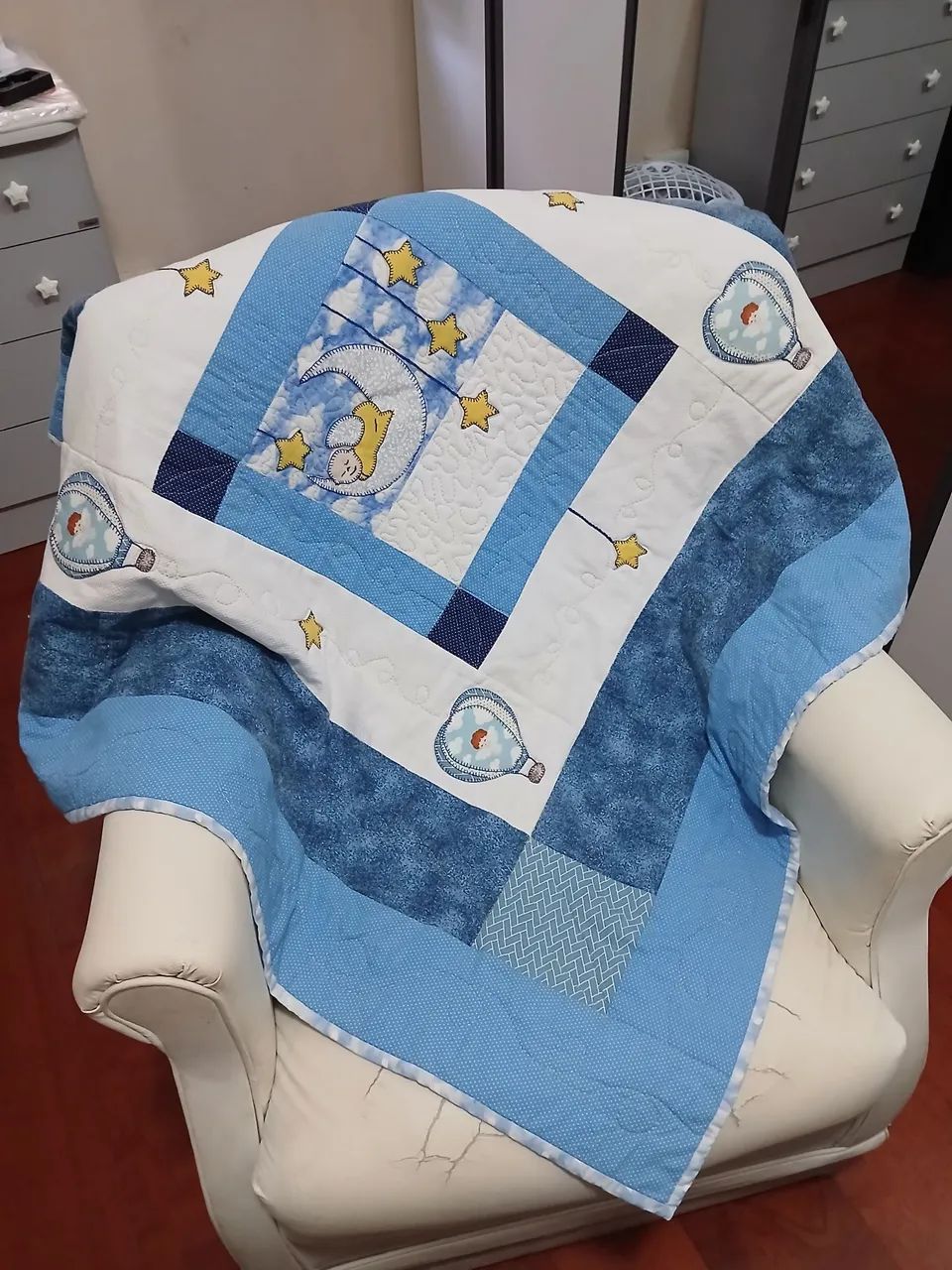 CADEIRA DE AMAMENTAÇÃO E BALANÇO 