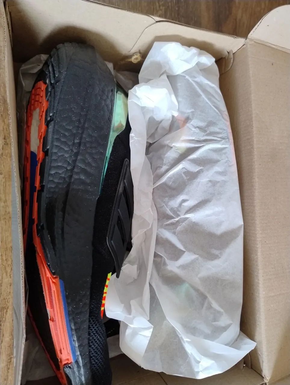 Tênis Ultraboost 45 novo na caixa - Foto 2