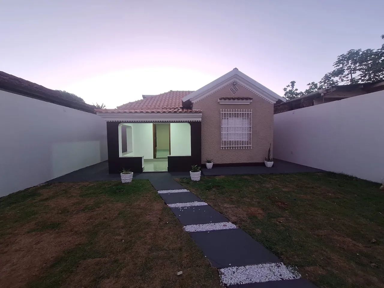 Casa R$480,000,00 reformada e bem localizada 