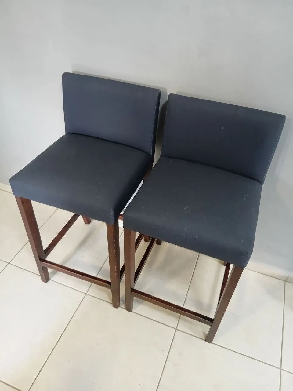 Vendo duas banquetes altas. - Foto 2