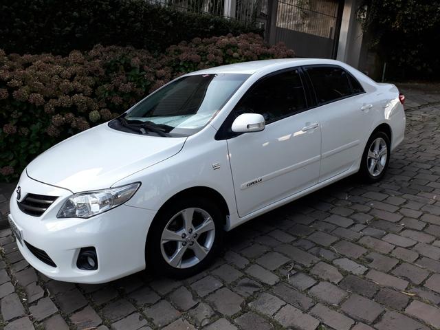 Toyota Corolla impecável