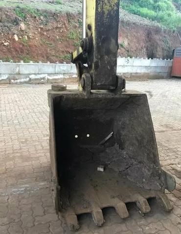 Escavadeira Komatsu - Foto 4