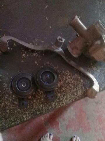 Vendo duas buzinas de moto e um passador de marcha da Biz - Foto 2
