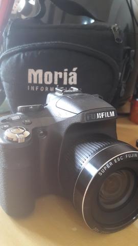 Máquina fotográfica semi profissional 250,00