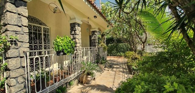 Belíssima Casa duplex com 4 qtos piscina churrasqueira anexo e 6 vagas - Foto 2