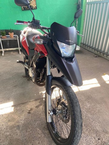 VENDO MOTO XRE 300