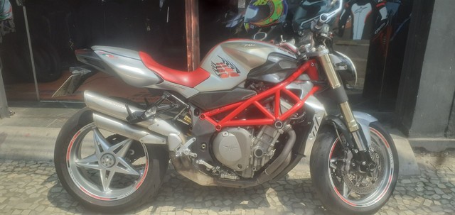 MV AGUSTA BRUTALE 910