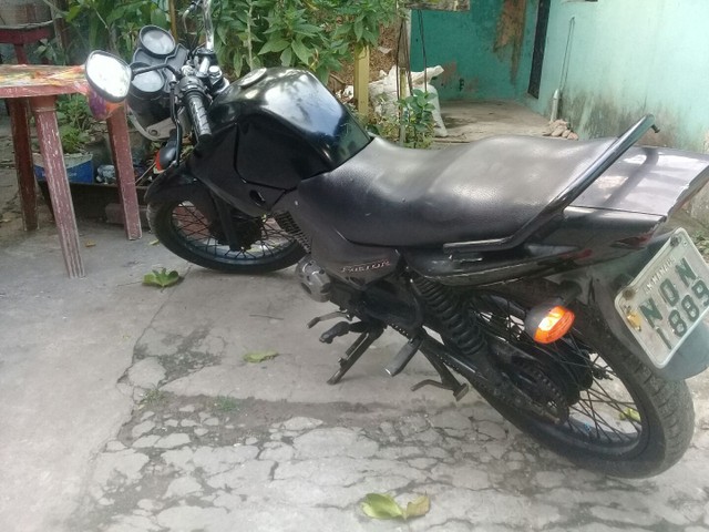 MOTO YAMAHA 125 FECTOR