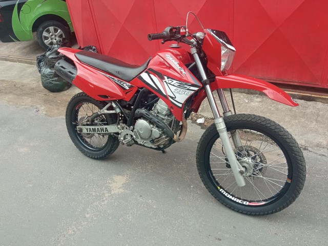 VENDO OU TROCO LANDER 2011