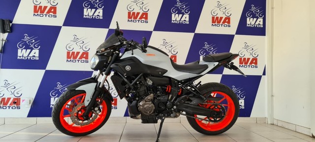 YAMAHA MT07 2017 PERSONALIZADA!!!!