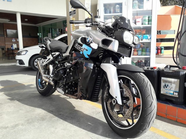 MOTO BMW K1200R DESIGN ATUAL E MODERNO
