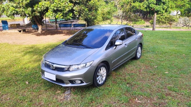 CIVIC LXS 1.8 AUTOM 2014 MUITO CONSERVADO. ACEITO TROCA EM VEÍCULO E FINANCIO