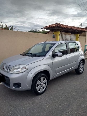 FIAT UNO VIVACE CELEBRATION 1.0 2012 COMPLETO