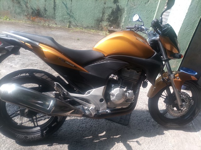 CB 300R NOVÍSSIMA