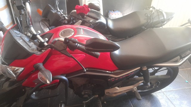 TITAN 160 VERMELHA.