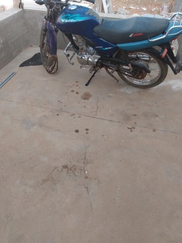 TITAN 125