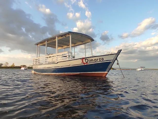 Barco de passeio, pesca e recreio 