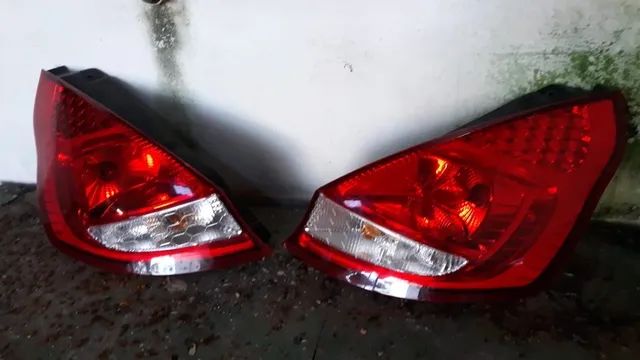 Par de lanternas New Fiesta hatch