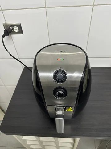 Detalhes da Air Fryer Britânia BFR02PI