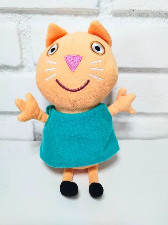 Boneca Pelúcia Candy Gato da Peppa Pig Ty