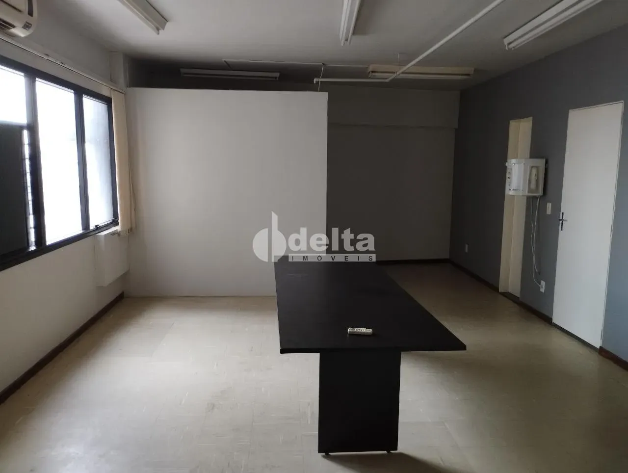Sala disponível para locação e venda no bairro Centro em Uberlândia-MG
