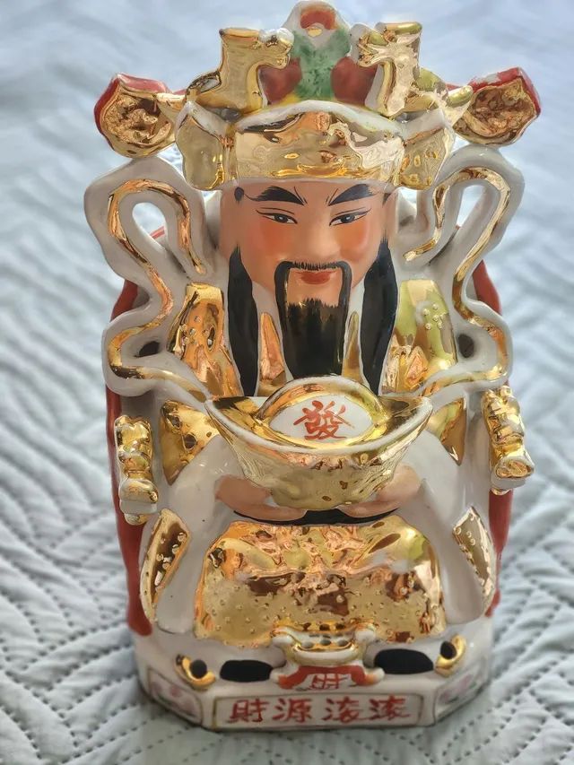 Linda peça  antiga em porcelana importada  chinesa 