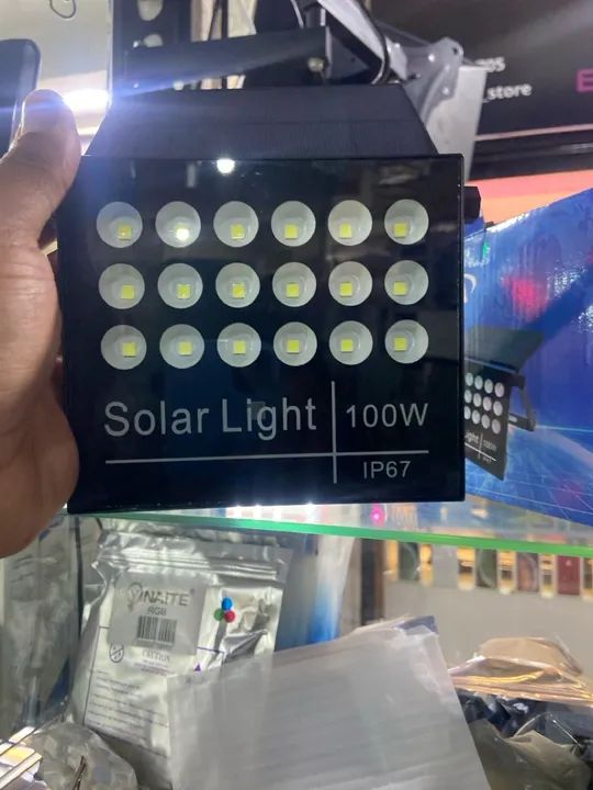 Refletores 100w fixo na parede alvenaria Placa Solar 