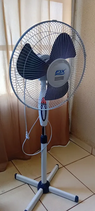 Vende-se ventilador semi novo