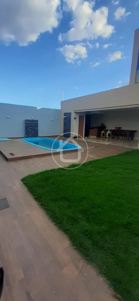 SOBRADO COM PISCINA