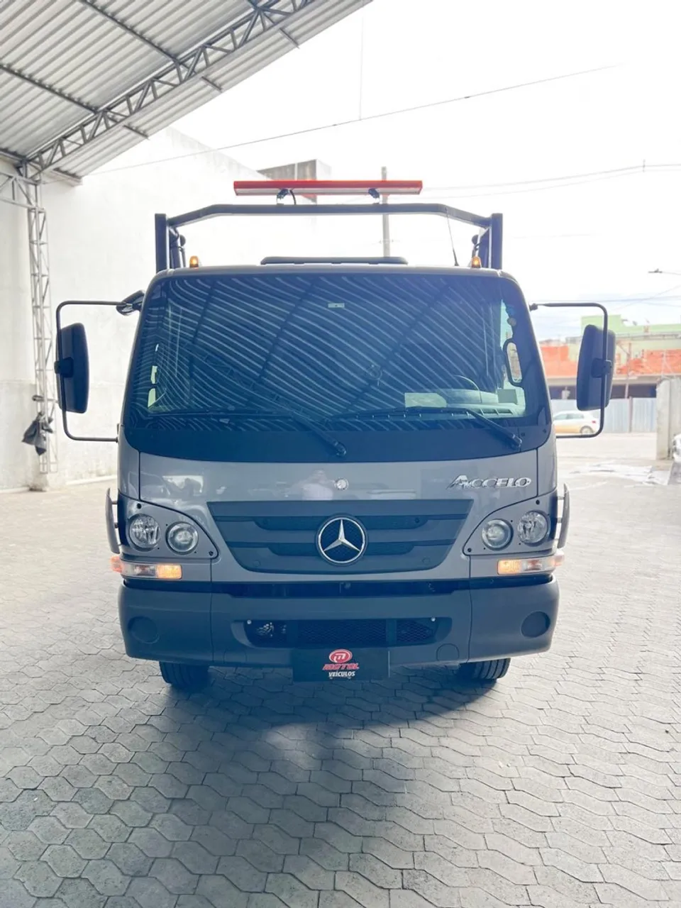 MERCEDES BENZ ACCELO 1316 6x2 Euro5 Automático 21/22