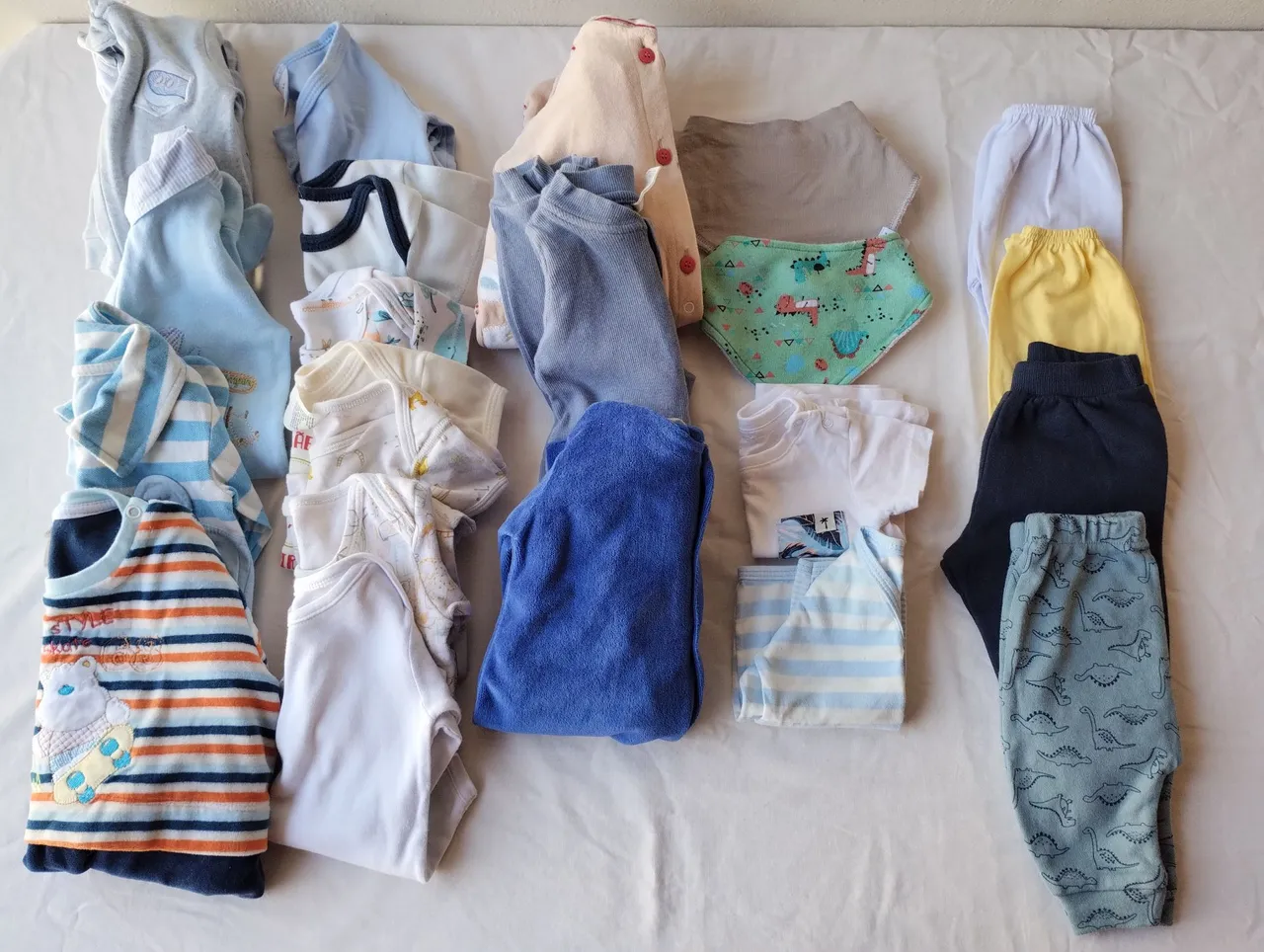 Lote de Roupinhas de Bebê - Diversas Peças